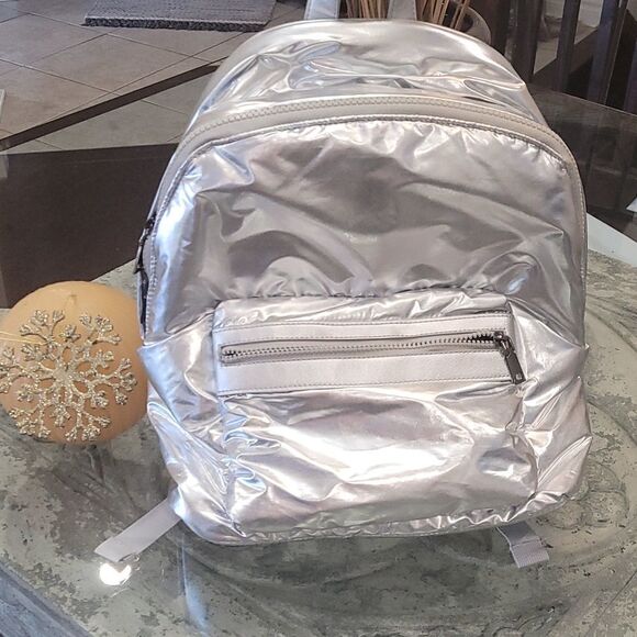 askya Silver Metalic Backpack New - Picture 2 of 7